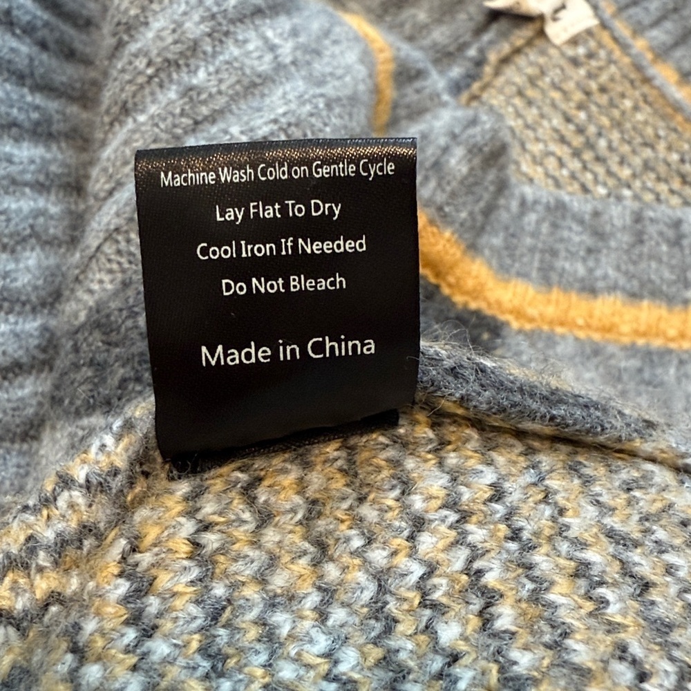 Pol gray/gold pullover plaid sweater sz S - Picture 4 of 5